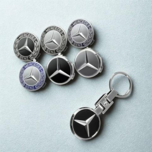 الحزمة 4 - أغطية عجلات مرسيدس AMG + ميدالية مفاتيح