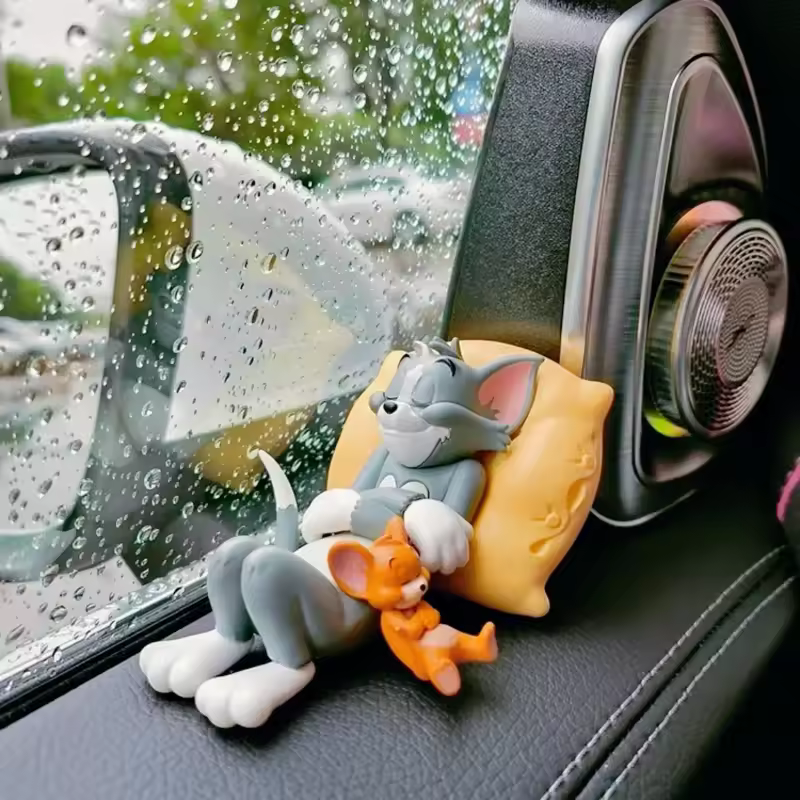 Cartoon Tom & Jerry Figurine – Cute Desk, Car, and Home Decoration | Adorable Toy Ornament