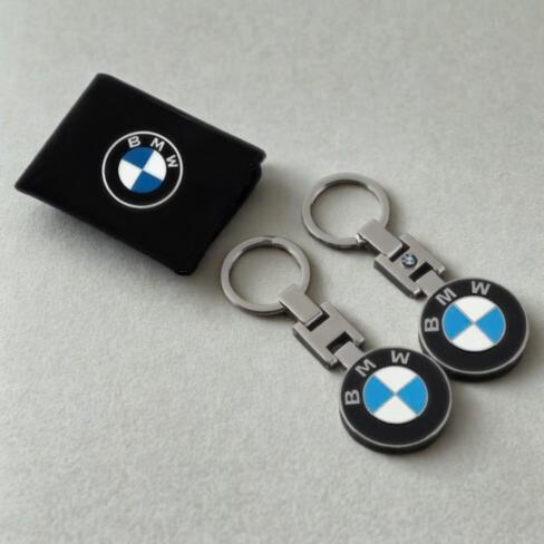 الحزمة 1 – ميدالية مفاتيح BMW + محفظة السيارة